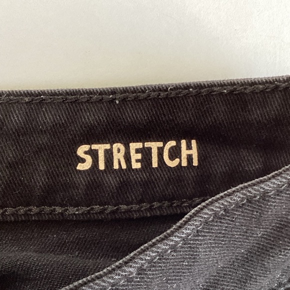 4 /💲20 🤑 Garage stretch, flirty short shorts - Picture 3 of 5